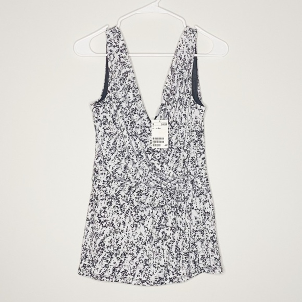 NWT H&M Black & White Speckled Faux Wrap Top Size Small